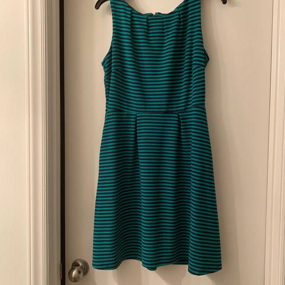 Dresses 👗 - Picture 5 of 7